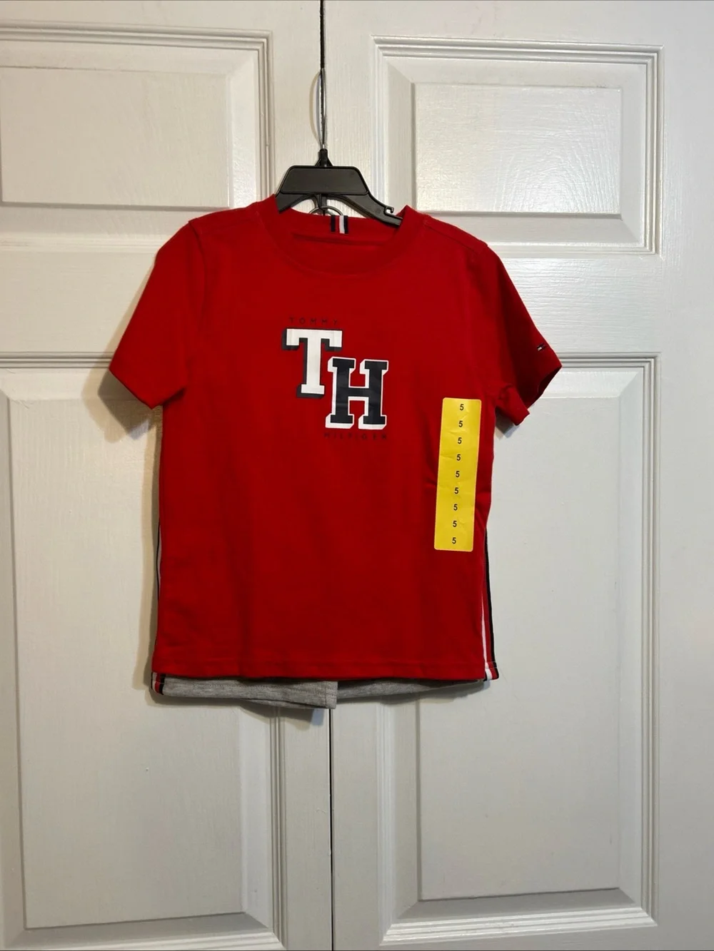NWT Tommy Hilfiger Boys Size 5 Short Sleeve T-Shirt & Shorts 2pc Set Red Gray Bl